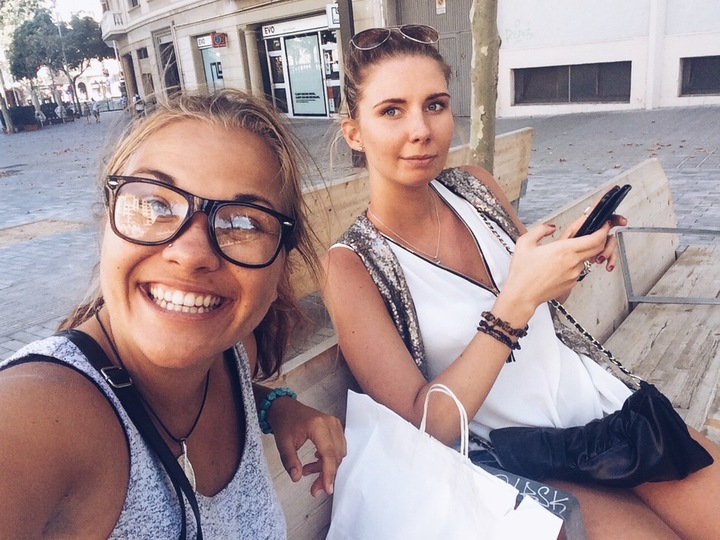 kaks eesti tüdrukut hispaanias